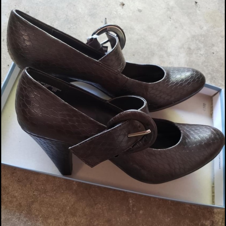Brand New Brown Heel